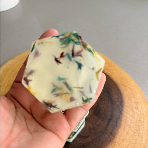 Homemade soaps bundle . - Picture 3 of 5